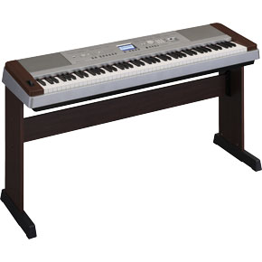 Yamaha DGX-640 W